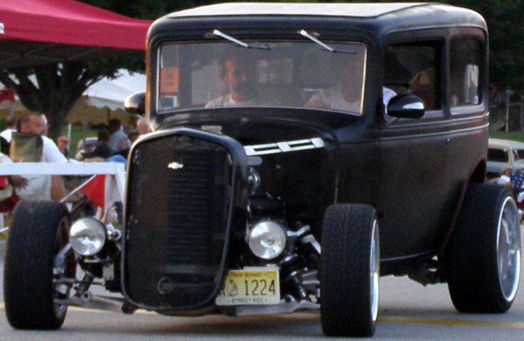 32 Chevy Hiboy 2dr Sedan